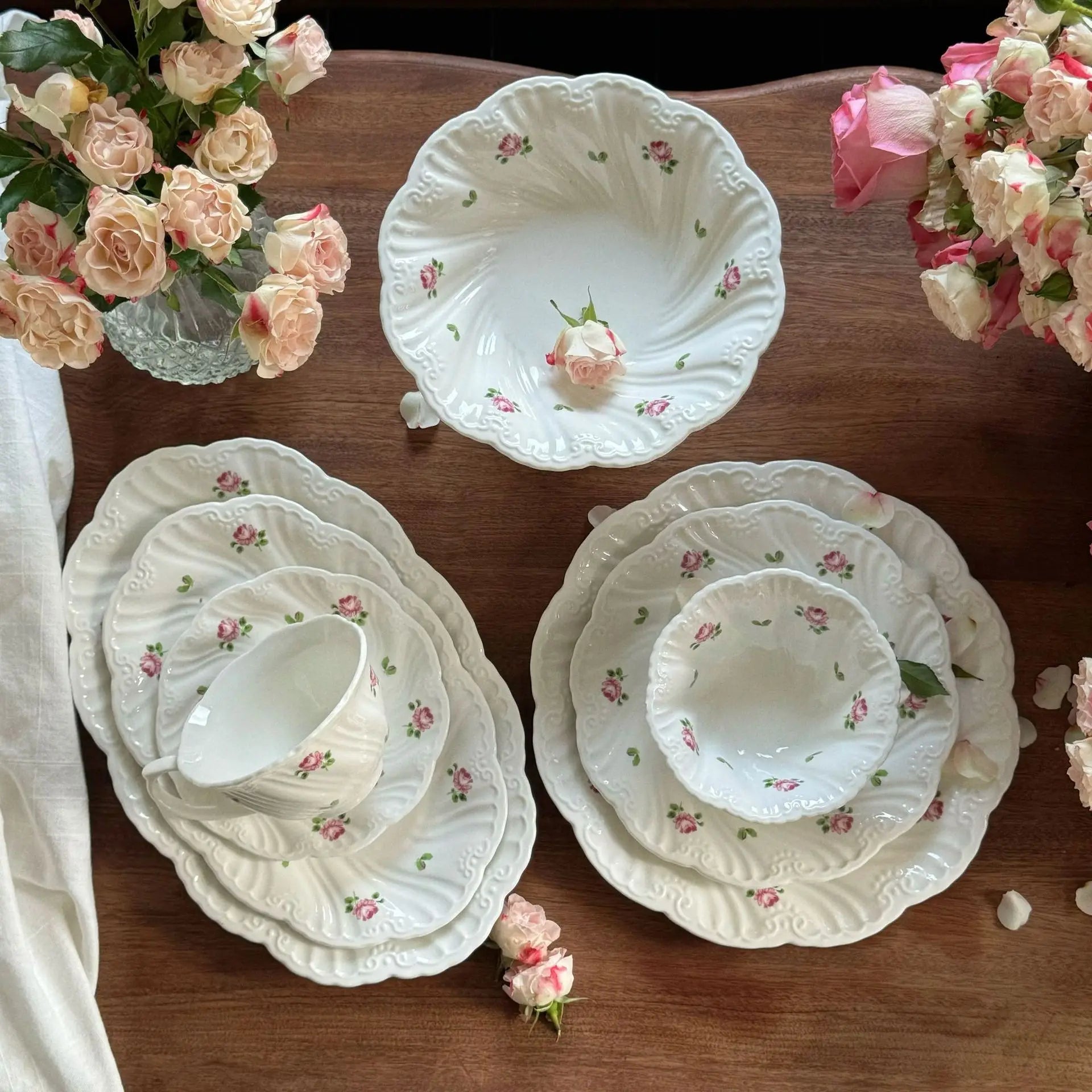 Muse Rose relief ceramic bowl, plate and bowl set Coffee cup, plate, ceramic dessert plate and dinner plate